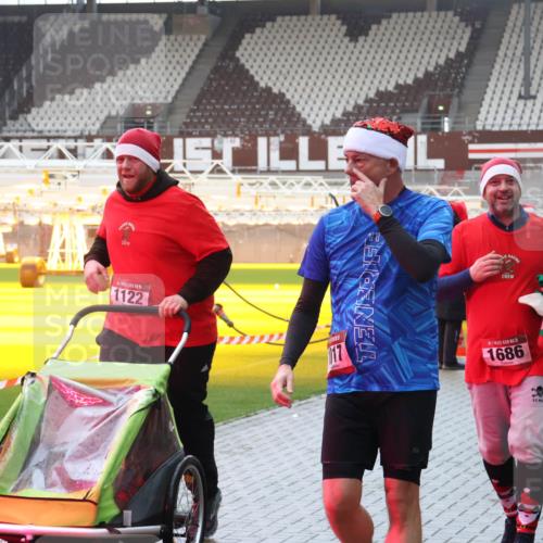 07.12.2025 - St. Pauli X-Mass-Run No. 15 Luisa Fischer http://msf.ph/oto/9381580 07.12.2025 11:17:54 Ziel 6709, 1122, 17, 15, 1686, 2846, 551, 845, 1122, 1125, 1127, 1130, 1340, 1529, 1531, 1686, 2477, 2766, 2846, 2849 meine-sportfotos.de