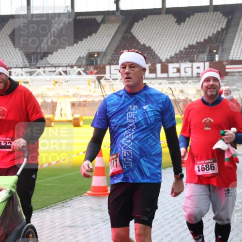 07.12.2025 - St. Pauli X-Mass-Run No. 15 Luisa Fischer http://msf.ph/oto/9381587 07.12.2025 11:17:55 Ziel 15, 1122, 15, 1017, 15, 1686, 2846, 551, 845, 1122, 1125, 1127, 1130, 1340, 1529, 1531, 1686, 2477, 2766, 2846, 2849, 2915 meine-sportfotos.de