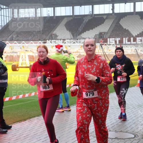 07.12.2025 - St. Pauli X-Mass-Run No. 15 Luisa Fischer http://msf.ph/oto/9381597 07.12.2025 10:11:29 Ziel 983, 15, 979, 57, 2530, 1149, 57, 979, 983, 1148, 1149, 1150, 1426, 1768, 1929, 1935, 1969, 2530, 3354, 3815, 4499, 4525, 4661, 4885 meine-sportfotos.de