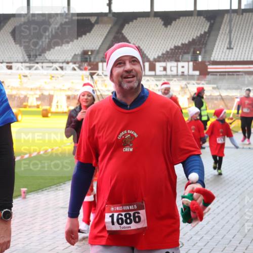 07.12.2025 - St. Pauli X-Mass-Run No. 15 Luisa Fischer http://msf.ph/oto/9381612 07.12.2025 11:17:57 Ziel 112, 15, 1686, 551, 845, 1122, 1125, 1127, 1130, 1340, 1529, 1531, 1686, 2477, 2766, 2846, 2849, 2915, 4627 meine-sportfotos.de