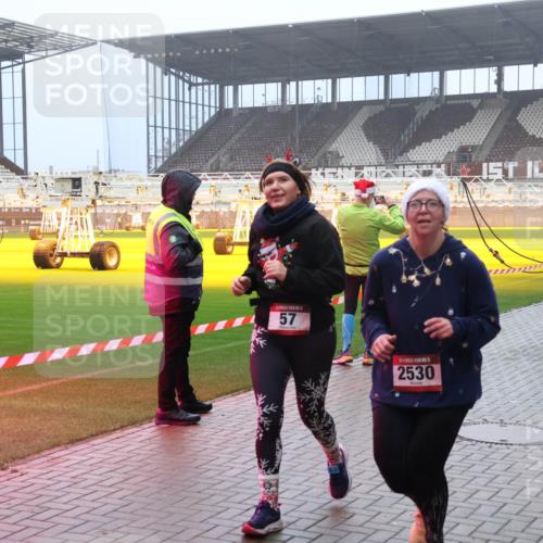 07.12.2025 - St. Pauli X-Mass-Run No. 15 Luisa Fischer http://msf.ph/oto/9381639 07.12.2025 10:11:31 Ziel 57, 2530, 1148, 1929, 1149, 57, 979, 983, 1148, 1149, 1150, 1426, 1768, 1929, 1935, 1969, 2530, 3354, 3815, 4499, 4525, 4659, 4661, 4885 meine-sportfotos.de