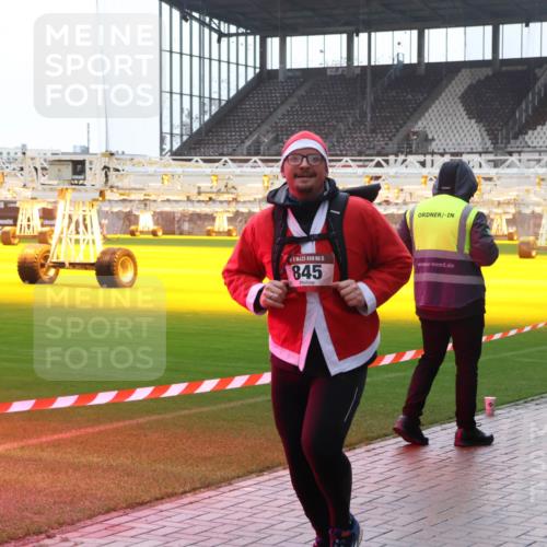 07.12.2025 - St. Pauli X-Mass-Run No. 15 Luisa Fischer http://msf.ph/oto/9381652 07.12.2025 11:18:12 Ziel 15, 845, 551, 845, 1122, 1125, 1127, 1130, 1529, 1686, 2477, 2766, 2846, 2849, 2915, 3221, 3327, 4627 meine-sportfotos.de
