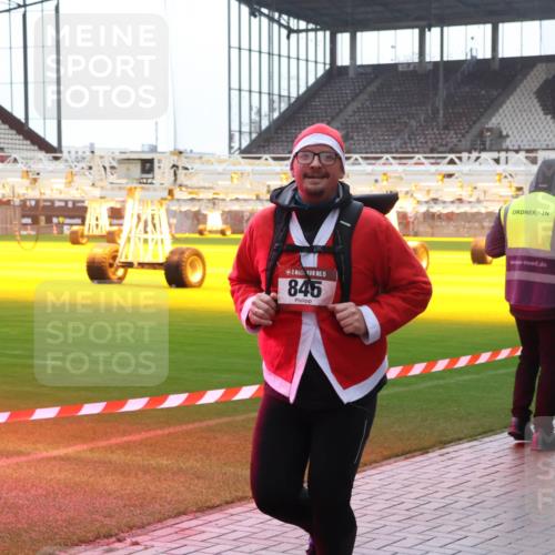 07.12.2025 - St. Pauli X-Mass-Run No. 15 Luisa Fischer http://msf.ph/oto/9381665 07.12.2025 11:18:12 Ziel 15, 845, 551, 845, 1122, 1125, 1127, 1130, 1529, 1686, 2477, 2766, 2846, 2849, 2915, 3221, 3327, 4627 meine-sportfotos.de