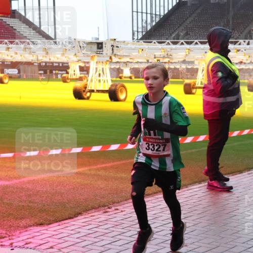 07.12.2025 - St. Pauli X-Mass-Run No. 15 Luisa Fischer http://msf.ph/oto/9381681 07.12.2025 11:18:23 Ziel 0, 15, 3327, 845, 1325, 1348, 2915, 3201, 3221, 3327, 4627 meine-sportfotos.de