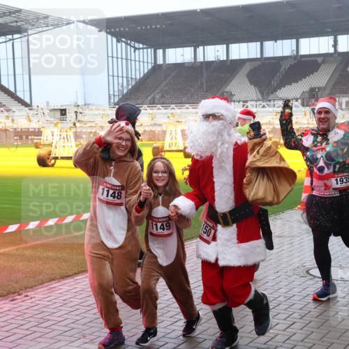 07.12.2025 - St. Pauli X-Mass-Run No. 15 Luisa Fischer http://msf.ph/oto/9381692 07.12.2025 10:11:35 Ziel 1148, 5, 1149, 150, 1935, 57, 979, 983, 1148, 1149, 1150, 1426, 1768, 1929, 1935, 1969, 2530, 3354, 3815, 4499, 4525, 4659, 4661, 4662, 4885 meine-sportfotos.de