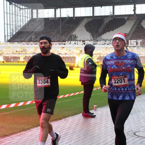 07.12.2025 - St. Pauli X-Mass-Run No. 15 Luisa Fischer http://msf.ph/oto/9381712 07.12.2025 11:18:38 Ziel 15, 3304, 5, 15, 3201, 1325, 1348, 2045, 2915, 3201, 3221, 3304, 3327, 3634, 3636, 4627 meine-sportfotos.de