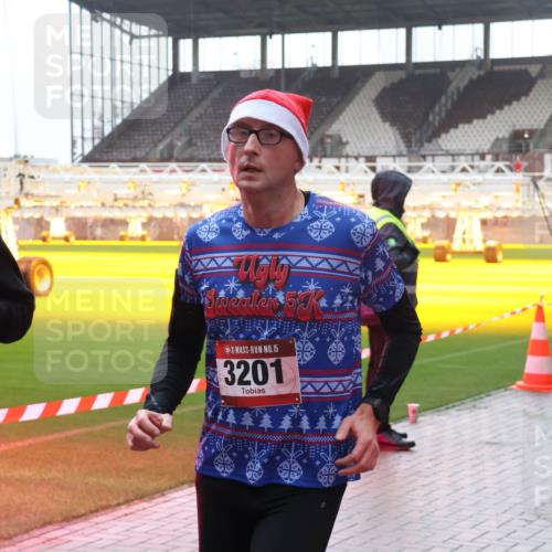 07.12.2025 - St. Pauli X-Mass-Run No. 15 Luisa Fischer http://msf.ph/oto/9381717 07.12.2025 11:18:39 Ziel 15, 3304, 5, 15, 3201, 1325, 1348, 2045, 2915, 3138, 3158, 3201, 3221, 3304, 3327, 3634, 3636, 4627 meine-sportfotos.de