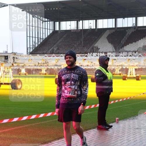 07.12.2025 - St. Pauli X-Mass-Run No. 15 Luisa Fischer http://msf.ph/oto/9381732 07.12.2025 11:18:52 Ziel 2915, 1325, 1348, 2045, 2918, 3138, 3158, 3201, 3221, 3304, 3327, 3634, 3636 meine-sportfotos.de