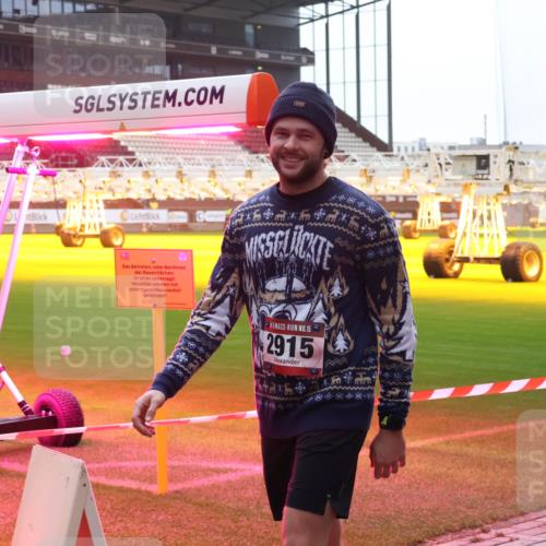 07.12.2025 - St. Pauli X-Mass-Run No. 15 Luisa Fischer http://msf.ph/oto/9381753 07.12.2025 11:18:54 Ziel 4, 15, 2915, 1325, 1348, 2045, 2918, 3138, 3158, 3201, 3221, 3304, 3327, 3634, 3636 meine-sportfotos.de