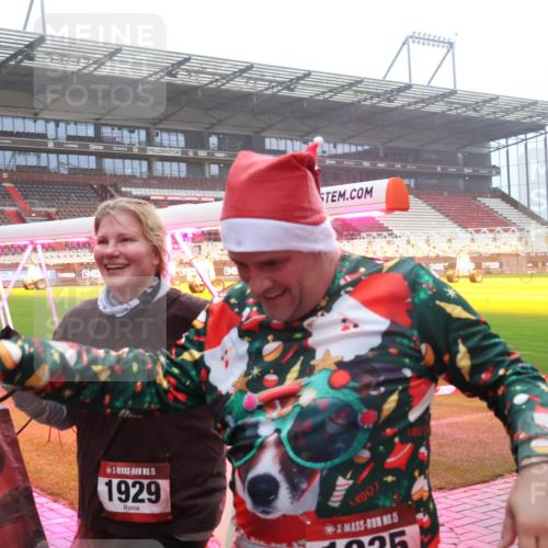 07.12.2025 - St. Pauli X-Mass-Run No. 15 Luisa Fischer http://msf.ph/oto/9381764 07.12.2025 10:11:38 Ziel 15, 1929, 6800, 5, 57, 979, 983, 1148, 1149, 1150, 1426, 1768, 1929, 1935, 1969, 2530, 3354, 3815, 4499, 4525, 4659, 4661, 4662, 4885 meine-sportfotos.de