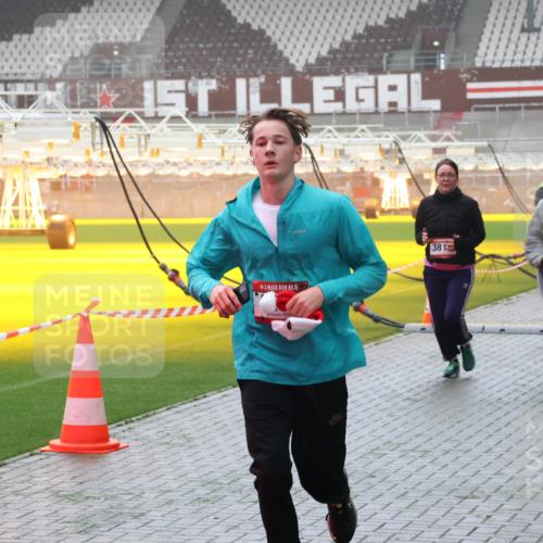 07.12.2025 - St. Pauli X-Mass-Run No. 15 Luisa Fischer http://msf.ph/oto/9381770 07.12.2025 10:11:41 Ziel 15, 38, 3686, 57, 979, 983, 1148, 1149, 1150, 1426, 1929, 1935, 1969, 2530, 3354, 3815, 4499, 4525, 4659, 4661, 4662 meine-sportfotos.de