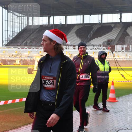 07.12.2025 - St. Pauli X-Mass-Run No. 15 Luisa Fischer http://msf.ph/oto/9381802 07.12.2025 11:19:28 Ziel 15, 3634, 1, 3158, 295, 302, 1109, 1322, 1617, 2064, 2067, 2597, 2788, 2918, 3205 meine-sportfotos.de