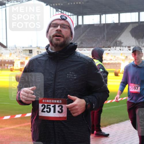 07.12.2025 - St. Pauli X-Mass-Run No. 15 Luisa Fischer http://msf.ph/oto/9381820 07.12.2025 11:19:41 Ziel 15, 2513, 2597, 295, 302, 367, 373, 797, 1109, 1322, 1563, 1617, 2062, 2064, 2067, 2597, 2788, 3205 meine-sportfotos.de