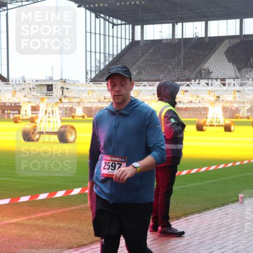 07.12.2025 - St. Pauli X-Mass-Run No. 15 Luisa Fischer http://msf.ph/oto/9381825 07.12.2025 11:19:42 Ziel 15, 2597, 295, 302, 367, 373, 797, 1109, 1322, 1563, 1617, 2062, 2064, 2067, 2597, 2788, 3205 meine-sportfotos.de