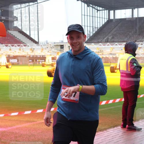 07.12.2025 - St. Pauli X-Mass-Run No. 15 Luisa Fischer http://msf.ph/oto/9381830 07.12.2025 11:19:43 Ziel 0, 295, 302, 367, 373, 797, 1109, 1322, 1336, 1563, 1617, 2062, 2064, 2067, 2597, 2788, 3205 meine-sportfotos.de