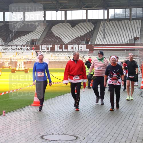 07.12.2025 - St. Pauli X-Mass-Run No. 15 Luisa Fischer http://msf.ph/oto/9381913 07.12.2025 11:20:20 Ziel 295, 302, 1563, 2062, 367, 373, 797, 1336, 1343, 1563, 2217, 2577, 2578, 2581, 2771, 3075, 3160, 3170, 3324, 3822, 3823 meine-sportfotos.de