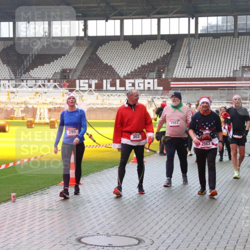 07.12.2025 - St. Pauli X-Mass-Run No. 15 Luisa Fischer http://msf.ph/oto/9381915 07.12.2025 11:20:21 Ziel 295, 302, 1563, 2062, 2709, 367, 373, 797, 1336, 1343, 1563, 2217, 2577, 2578, 2581, 2771, 3075, 3160, 3170, 3324, 3822, 3823 meine-sportfotos.de