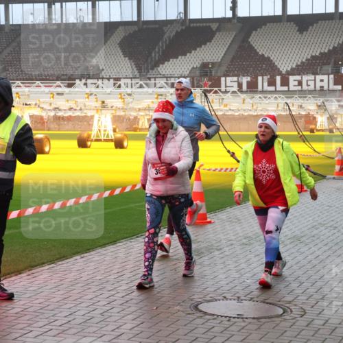 07.12.2025 - St. Pauli X-Mass-Run No. 15 Luisa Fischer http://msf.ph/oto/9381957 07.12.2025 10:12:03 Ziel 709, 36, 670, 1687, 1688, 1969, 2906, 2909, 3085, 3354, 3761, 3767, 3815, 3909, 3932, 3935, 4499, 4525, 4659, 4661, 4662 meine-sportfotos.de