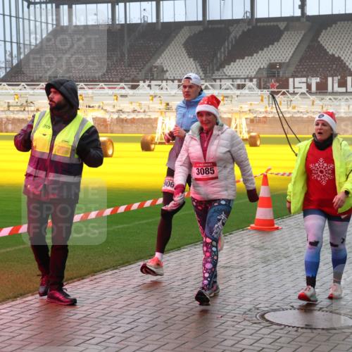 07.12.2025 - St. Pauli X-Mass-Run No. 15 Luisa Fischer http://msf.ph/oto/9381961 07.12.2025 10:12:03 Ziel 709, 906, 3085, 670, 1687, 1688, 1969, 2906, 2909, 3085, 3354, 3761, 3767, 3815, 3909, 3932, 3935, 4499, 4525, 4659, 4661, 4662 meine-sportfotos.de