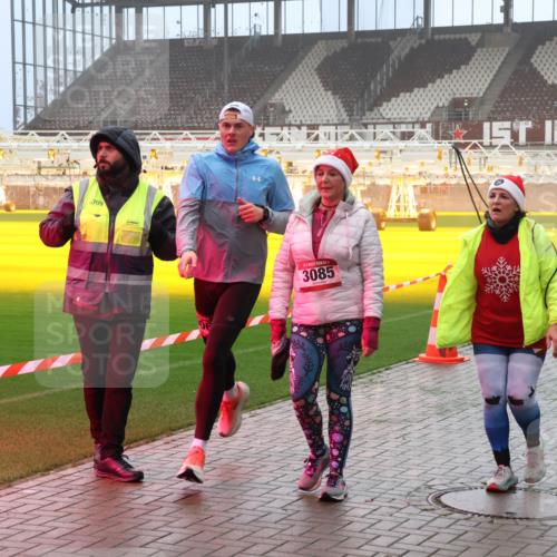 07.12.2025 - St. Pauli X-Mass-Run No. 15 Luisa Fischer http://msf.ph/oto/9381963 07.12.2025 10:12:04 Ziel 709, 3085, 670, 1687, 1688, 1969, 2906, 2909, 3085, 3354, 3761, 3767, 3815, 3909, 3932, 3935, 4499, 4525, 4659, 4661, 4662 meine-sportfotos.de