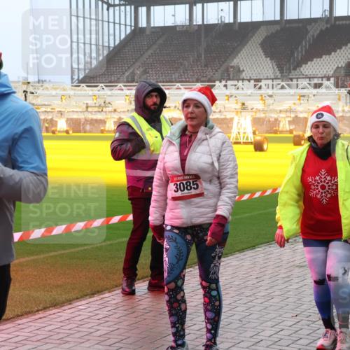 07.12.2025 - St. Pauli X-Mass-Run No. 15 Luisa Fischer http://msf.ph/oto/9381971 07.12.2025 10:12:05 Ziel 15, 6, 6701, 3085, 670, 756, 1687, 1688, 1969, 2906, 2909, 3085, 3354, 3761, 3767, 3815, 3909, 3932, 3935, 4499, 4525, 4659, 4661, 4662 meine-sportfotos.de
