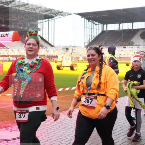 07.12.2025 - St. Pauli X-Mass-Run No. 15 Luisa Fischer http://msf.ph/oto/9381974 07.12.2025 11:20:35 Ziel 373, 15, 367, 1336, 2217, 2577, 2578, 2581, 2771, 3075, 3129, 3157, 3160, 3170, 3309, 3324, 3822, 3823, 4637 meine-sportfotos.de