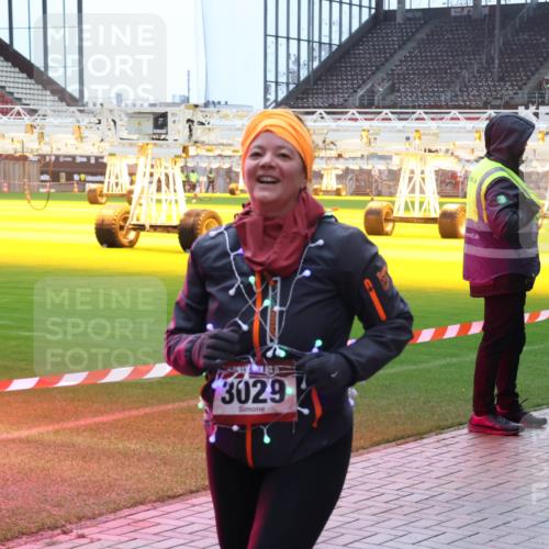 07.12.2025 - St. Pauli X-Mass-Run No. 15 Luisa Fischer http://msf.ph/oto/9381975 07.12.2025 10:47:39 Ziel 3029, 60, 78, 231, 309, 522, 523, 821, 823, 824, 1171, 1182, 1359, 1362, 1747, 1750, 1819, 1847, 1848, 1863, 1872, 1875, 2115, 2200, 2683, 2684, 2957, 3029, 3101, 3102, 3104, 3105, 3123, 3344, 3360, 4593, 4853, 4868, 4869 meine-sportfotos.de