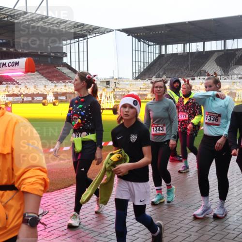 07.12.2025 - St. Pauli X-Mass-Run No. 15 Luisa Fischer http://msf.ph/oto/9381976 07.12.2025 11:20:36 Ziel 15, 367, 1343, 2771, 1336, 5, 2577, 2217, 2577, 2578, 2581, 2771, 3075, 3129, 3157, 3160, 3170, 3309, 3324, 3822, 3823, 4637 meine-sportfotos.de