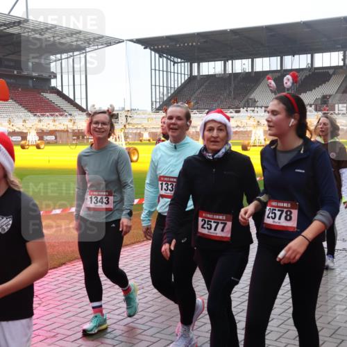 07.12.2025 - St. Pauli X-Mass-Run No. 15 Luisa Fischer http://msf.ph/oto/9381984 07.12.2025 11:20:37 Ziel 797, 5, 1343, 133, 15, 2577, 15, 2578, 2132, 2134, 2217, 2305, 2577, 2578, 2581, 2771, 3075, 3129, 3157, 3160, 3170, 3309, 3324, 3822, 3823, 4637 meine-sportfotos.de