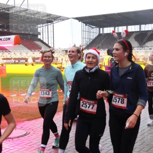 07.12.2025 - St. Pauli X-Mass-Run No. 15 Luisa Fischer http://msf.ph/oto/9381986 07.12.2025 11:20:38 Ziel 1343, 13, 2577, 2578, 2217, 3822, 1135, 2132, 2134, 2217, 2305, 2577, 2578, 2581, 2771, 3075, 3129, 3157, 3160, 3170, 3309, 3324, 3822, 3823, 4637 meine-sportfotos.de