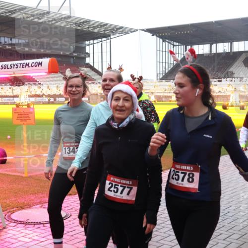 07.12.2025 - St. Pauli X-Mass-Run No. 15 Luisa Fischer http://msf.ph/oto/9381990 07.12.2025 11:20:38 Ziel 15, 134, 5, 2577, 15, 2578, 2217, 1135, 2132, 2134, 2217, 2305, 2577, 2578, 2581, 2771, 3075, 3129, 3157, 3160, 3170, 3309, 3324, 3822, 3823, 4637 meine-sportfotos.de