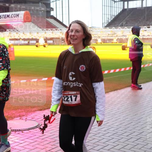 07.12.2025 - St. Pauli X-Mass-Run No. 15 Luisa Fischer http://msf.ph/oto/9382007 07.12.2025 11:20:40 Ziel 15, 2217, 1020, 1135, 1614, 2132, 2134, 2305, 2577, 2578, 2581, 2771, 3075, 3129, 3157, 3170, 3309, 3324, 3822, 3823, 4637 meine-sportfotos.de