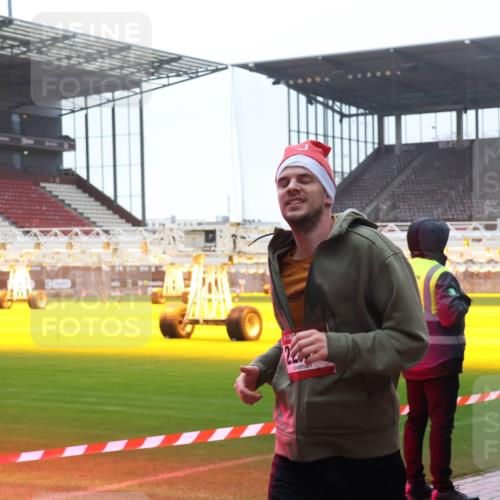 07.12.2025 - St. Pauli X-Mass-Run No. 15 Luisa Fischer http://msf.ph/oto/9382026 07.12.2025 11:20:58 Ziel 765, 1020, 1135, 1614, 2132, 2134, 2242, 2305, 2379, 2462, 2577, 2578, 2601, 3037, 3129, 3157, 3309, 4637 meine-sportfotos.de