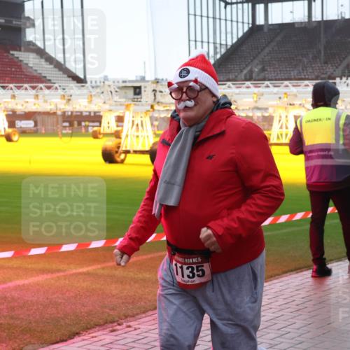 07.12.2025 - St. Pauli X-Mass-Run No. 15 Luisa Fischer http://msf.ph/oto/9382037 07.12.2025 11:21:08 Ziel 0, 15, 1135, 540, 765, 1020, 1135, 1614, 2132, 2134, 2242, 2305, 2379, 2462, 2601, 3037, 3129, 3157, 3309, 4637 meine-sportfotos.de