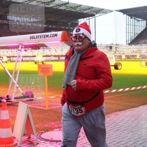 07.12.2025 - St. Pauli X-Mass-Run No. 15 Luisa Fischer http://msf.ph/oto/9382042 07.12.2025 11:21:09 Ziel 4, 15, 135, 802, 540, 765, 1020, 1135, 1614, 2132, 2134, 2242, 2305, 2379, 2462, 2601, 3037, 3129, 3157, 3309, 4637 meine-sportfotos.de