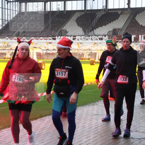 07.12.2025 - St. Pauli X-Mass-Run No. 15 Luisa Fischer http://msf.ph/oto/9382058 07.12.2025 11:21:20 Ziel 316, 3157, 312, 5, 2132, 2601, 3309, 540, 765, 1020, 1135, 1614, 2132, 2134, 2242, 2305, 2375, 2376, 2379, 2462, 2601, 2854, 3037, 3135, 3220 meine-sportfotos.de