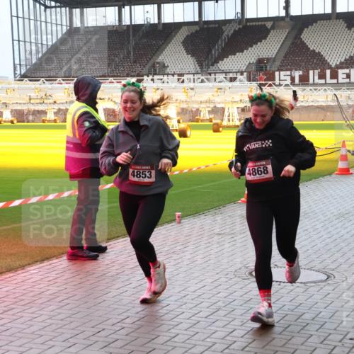 07.12.2025 - St. Pauli X-Mass-Run No. 15 Luisa Fischer http://msf.ph/oto/9382068 07.12.2025 10:47:54 Ziel 4853, 4868, 102, 10, 1182, 60, 78, 231, 309, 522, 523, 1171, 1182, 1555, 1750, 1819, 1847, 1848, 1863, 2115, 2200, 2490, 2566, 2683, 2684, 2690, 2957, 3029, 3101, 3102, 3104, 3105, 3123, 3344, 3360, 4072, 4615, 4618, 4853, 4868, 4869 meine-sportfotos.de