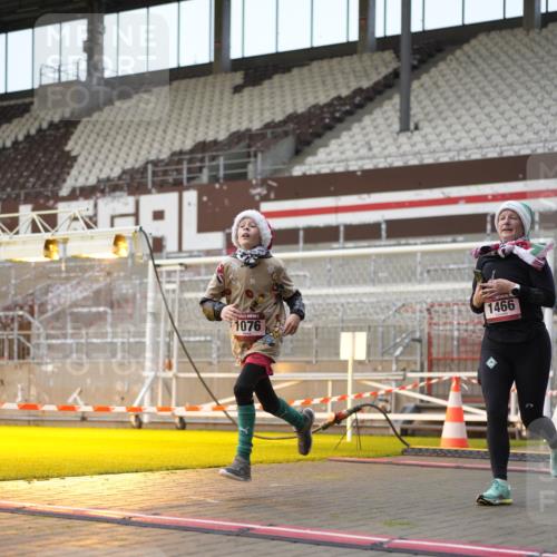 07.12.2025 - St. Pauli X-Mass-Run No. 15 Patografie http://msf.ph/oto/9382085 07.12.2025 10:20:34 Ziel 392, 447, 452, 461, 478, 1016, 1076, 1466, 2187, 3473, 3832, 4490, 4517 meine-sportfotos.de
