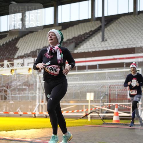 07.12.2025 - St. Pauli X-Mass-Run No. 15 Patografie http://msf.ph/oto/9382108 07.12.2025 10:20:35 Ziel 392, 447, 452, 461, 478, 1016, 1076, 1466, 2187, 3473, 3832, 4490, 4517 meine-sportfotos.de