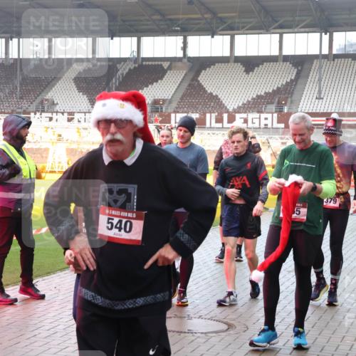 07.12.2025 - St. Pauli X-Mass-Run No. 15 Luisa Fischer http://msf.ph/oto/9382109 07.12.2025 11:21:23 Ziel 15, 540, 379, 540, 765, 1020, 1135, 1614, 2132, 2134, 2242, 2305, 2375, 2376, 2379, 2462, 2601, 2854, 2867, 3037, 3135, 3220 meine-sportfotos.de