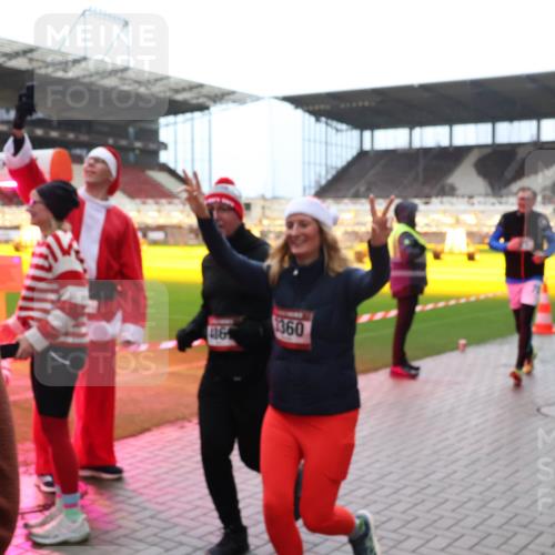 07.12.2025 - St. Pauli X-Mass-Run No. 15 Luisa Fischer http://msf.ph/oto/9382110 07.12.2025 10:48:04 Ziel 416, 1360, 60, 78, 282, 309, 513, 522, 523, 553, 1171, 1182, 1555, 1819, 1847, 1848, 1863, 2200, 2490, 2566, 2608, 2611, 2683, 2684, 2690, 3101, 3102, 3104, 3105, 3344, 3360, 4072, 4615, 4618, 4853, 4863, 4868, 4869 meine-sportfotos.de