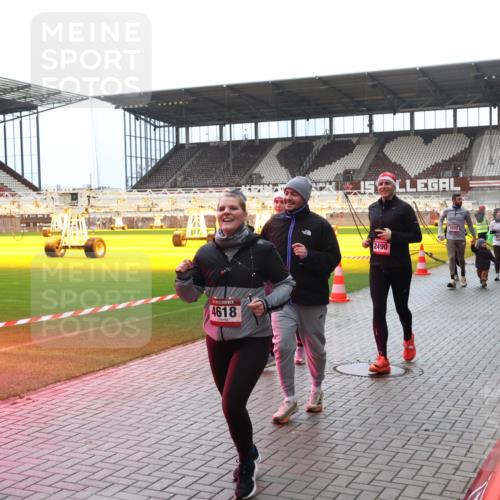 07.12.2025 - St. Pauli X-Mass-Run No. 15 Luisa Fischer http://msf.ph/oto/9382129 07.12.2025 10:48:10 Ziel 824, 15, 4618, 2490, 60, 78, 282, 309, 472, 513, 522, 523, 553, 1182, 1555, 1847, 1848, 1863, 2146, 2147, 2490, 2566, 2608, 2611, 2683, 2690, 3101, 3102, 3104, 3105, 3360, 4072, 4615, 4618, 4853, 4863, 4868, 4869 meine-sportfotos.de