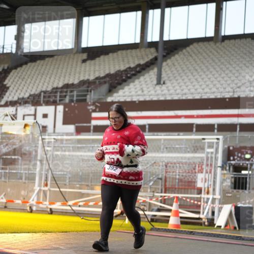 07.12.2025 - St. Pauli X-Mass-Run No. 15 Patografie http://msf.ph/oto/9382134 07.12.2025 10:20:39 Ziel 392, 1016, 1076, 1466, 4490, 4517 meine-sportfotos.de
