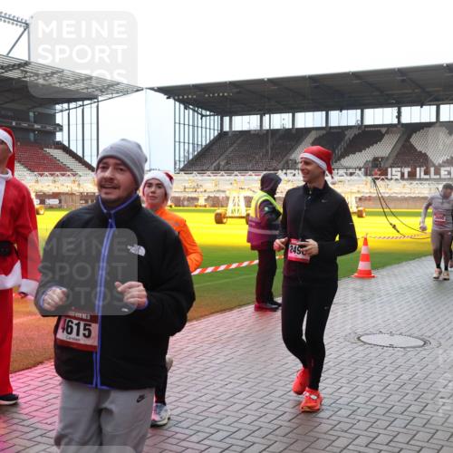 07.12.2025 - St. Pauli X-Mass-Run No. 15 Luisa Fischer http://msf.ph/oto/9382140 07.12.2025 10:48:12 Ziel 824, 15, 4615, 249, 60, 78, 282, 309, 472, 513, 522, 523, 553, 1182, 1555, 1847, 1848, 1863, 2146, 2147, 2490, 2566, 2608, 2611, 2690, 3101, 3102, 3104, 3105, 3360, 4072, 4615, 4618, 4853, 4863, 4868, 4869 meine-sportfotos.de