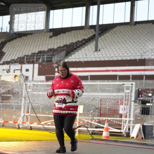 07.12.2025 - St. Pauli X-Mass-Run No. 15 Patografie http://msf.ph/oto/9382143 07.12.2025 10:20:39 Ziel 392, 1016, 1076, 1466, 4490, 4517 meine-sportfotos.de