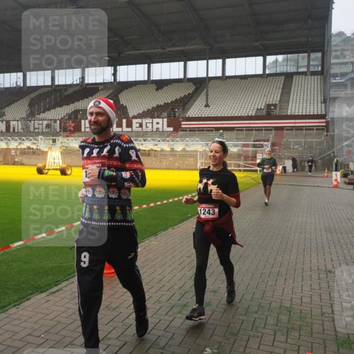 07.12.2025 - St. Pauli X-Mass-Run No. 15 Fabian Wolf http://msf.ph/oto/9382152 07.12.2025 10:09:30 Ziel 800, 881, 896, 899, 960, 1243, 1248, 1718, 3493, 3756 meine-sportfotos.de