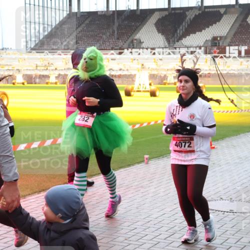07.12.2025 - St. Pauli X-Mass-Run No. 15 Luisa Fischer http://msf.ph/oto/9382169 07.12.2025 10:48:17 Ziel 282, 15, 4072, 4863, 60, 78, 282, 309, 472, 513, 522, 523, 553, 1182, 1195, 1555, 1847, 1848, 1863, 2028, 2146, 2147, 2490, 2501, 2566, 2608, 2611, 2690, 3101, 3102, 3104, 3105, 3360, 4072, 4229, 4615, 4618, 4853, 4863, 4868, 4869 meine-sportfotos.de