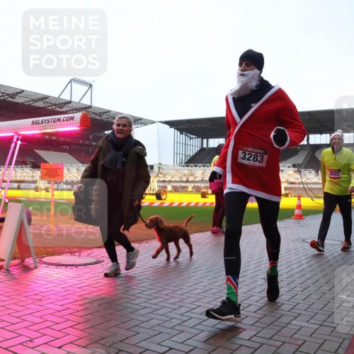 07.12.2025 - St. Pauli X-Mass-Run No. 15 Luisa Fischer http://msf.ph/oto/9382194 07.12.2025 11:21:45 Ziel 5, 3283, 3037, 2375, 98, 105, 111, 232, 241, 540, 1549, 1902, 1907, 2033, 2197, 2375, 2376, 2379, 2473, 2474, 2579, 2601, 2854, 2867, 3037, 3073, 3135, 3159, 3220, 3283 meine-sportfotos.de