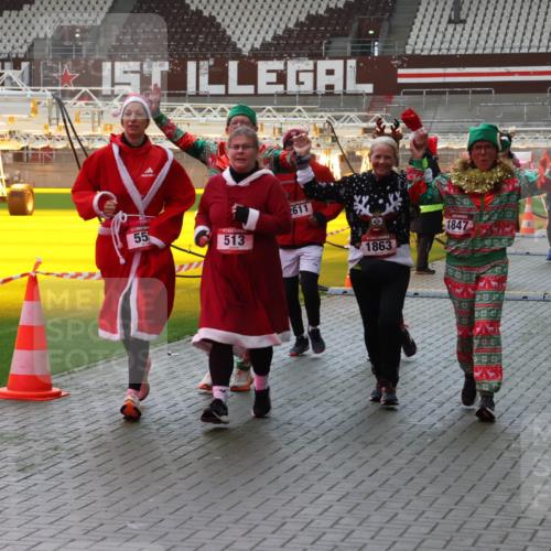 07.12.2025 - St. Pauli X-Mass-Run No. 15 Luisa Fischer http://msf.ph/oto/9382199 07.12.2025 10:48:20 Ziel 55, 513, 2611, 1863, 1847, 2146, 60, 78, 282, 472, 513, 553, 1182, 1195, 1555, 1847, 1848, 1863, 2028, 2146, 2147, 2339, 2490, 2501, 2566, 2608, 2611, 2690, 3018, 3101, 3102, 3104, 3105, 3598, 4072, 4229, 4615, 4618, 4853, 4863, 4868, 4869 meine-sportfotos.de