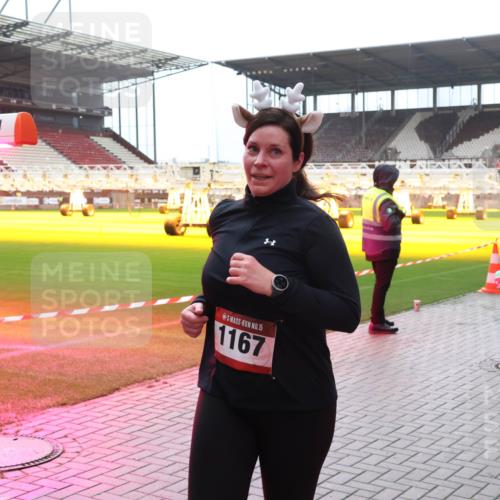 07.12.2025 - St. Pauli X-Mass-Run No. 15 Luisa Fischer http://msf.ph/oto/9382235 07.12.2025 10:48:36 Ziel 15, 1167, 1195, 282, 472, 513, 553, 577, 876, 1195, 1265, 1267, 1555, 2028, 2146, 2147, 2232, 2233, 2235, 2239, 2241, 2339, 2501, 2608, 2611, 2796, 2797, 2803, 3018, 3598, 4072, 4229, 4447, 4598, 4863 meine-sportfotos.de